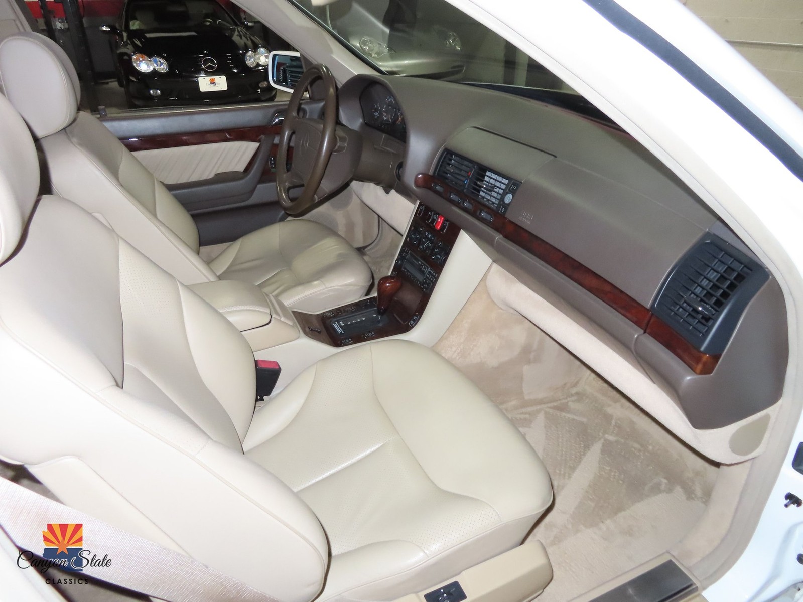 Mercedes-Benz-S-Class-1995-Sedan-3