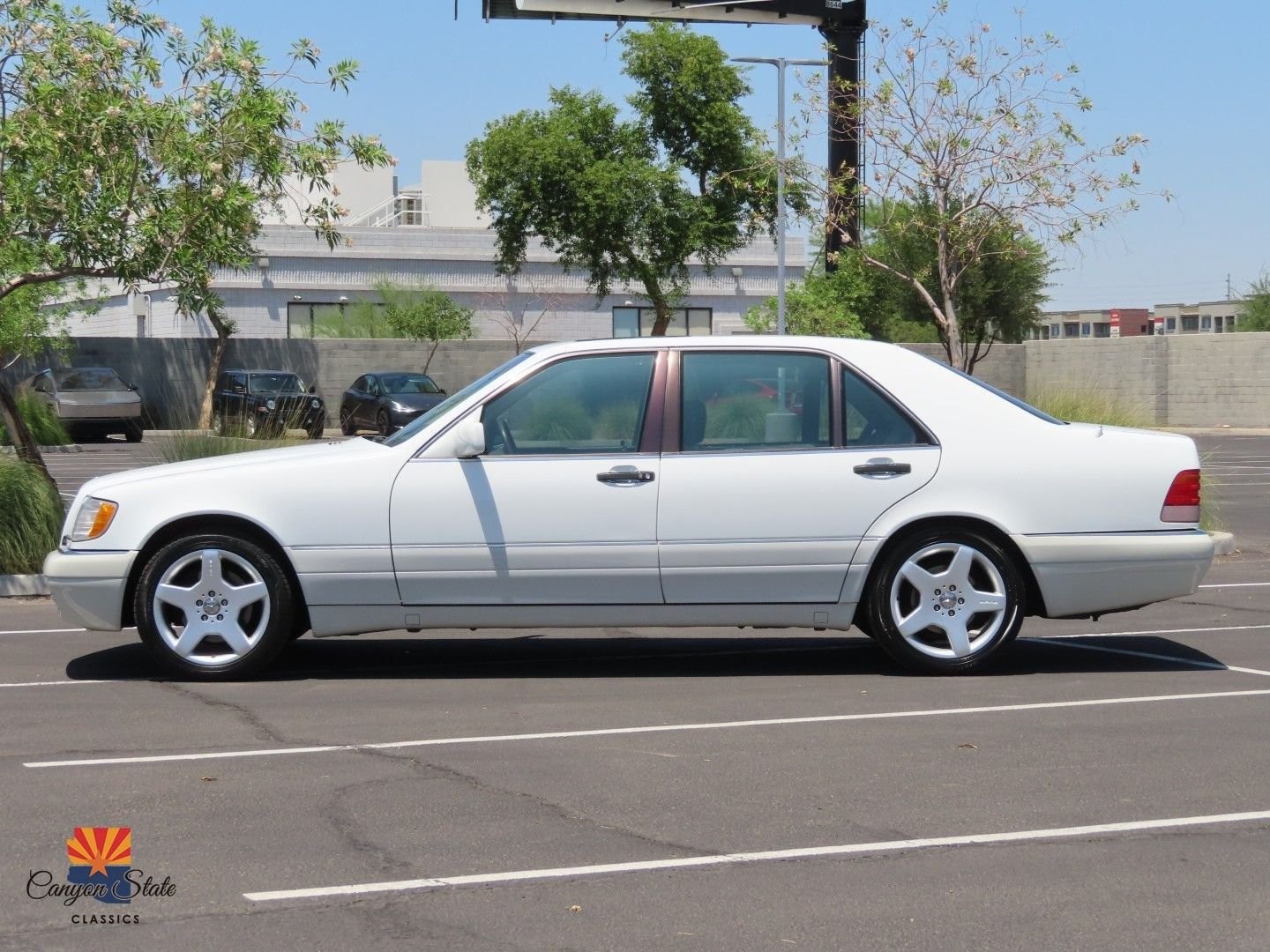 Mercedes-Benz-S-Class-1995-Sedan-7