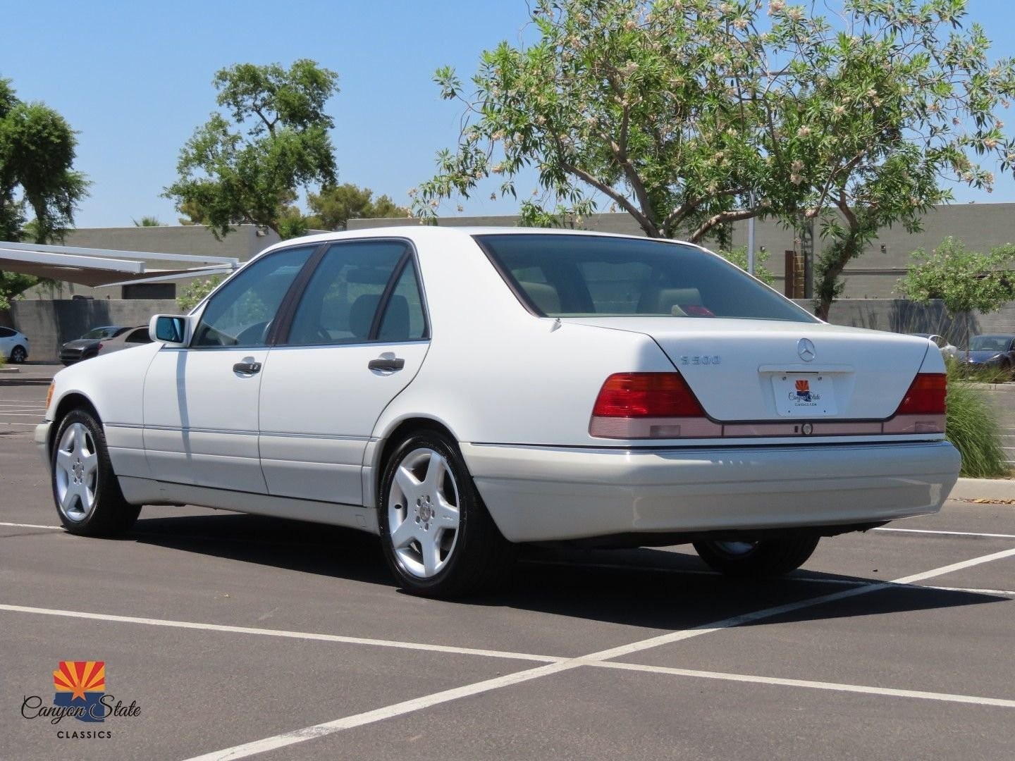 Mercedes-Benz-S-Class-1995-Sedan-9