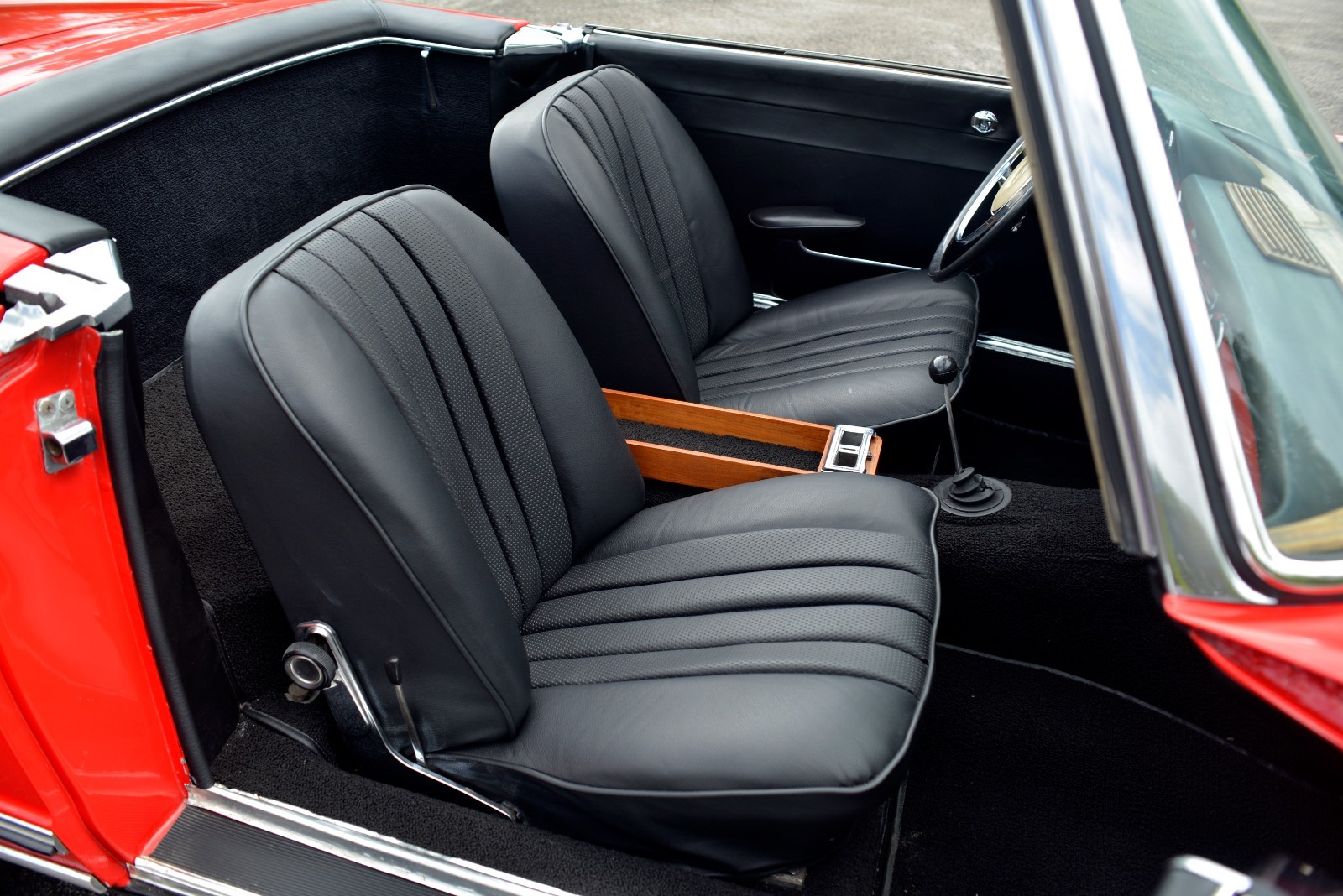 Mercedes-Benz-SL-Class-1964-Convertible-15