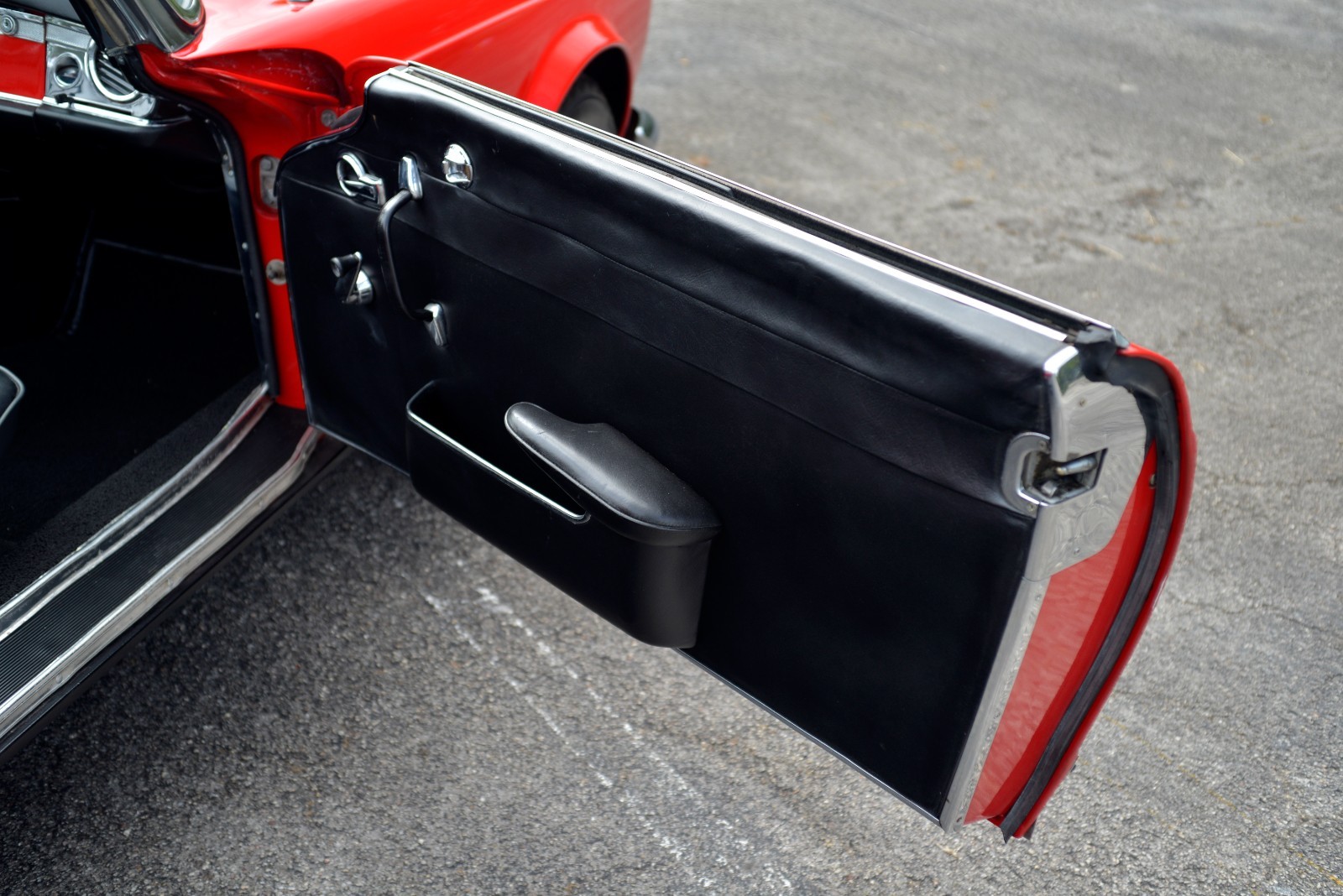 Mercedes-Benz-SL-Class-1964-Convertible-18