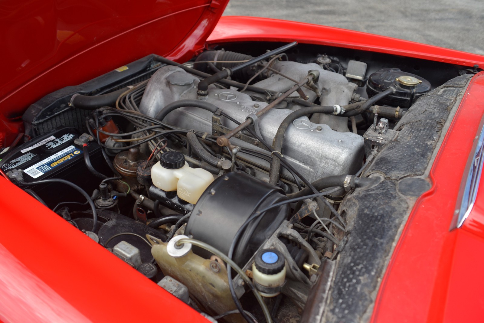 Mercedes-Benz-SL-Class-1964-Convertible-24