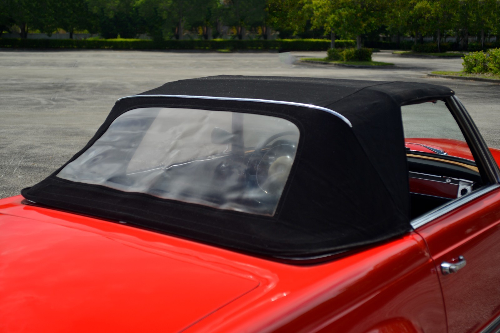 Mercedes-Benz-SL-Class-1964-Convertible-28