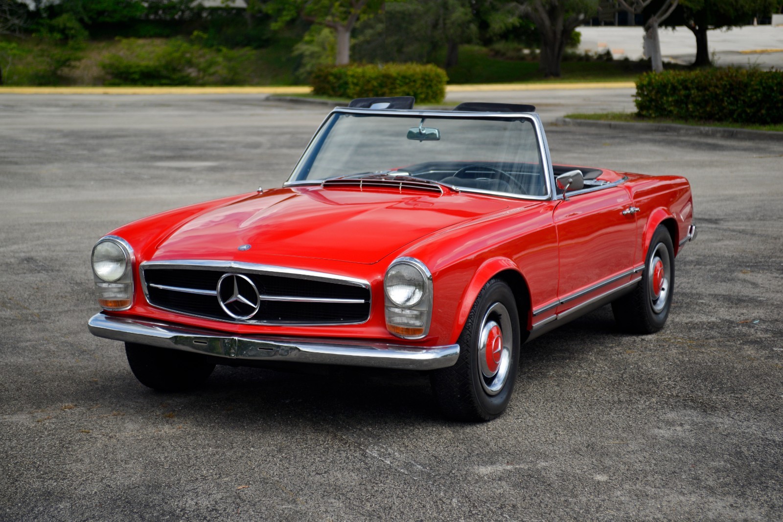 Mercedes-Benz-SL-Class-1964-Convertible-33