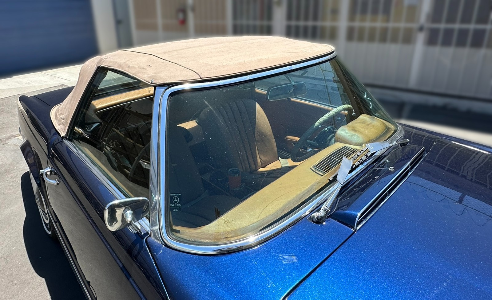 Mercedes-Benz-SL-Class-1967-Convertible-13