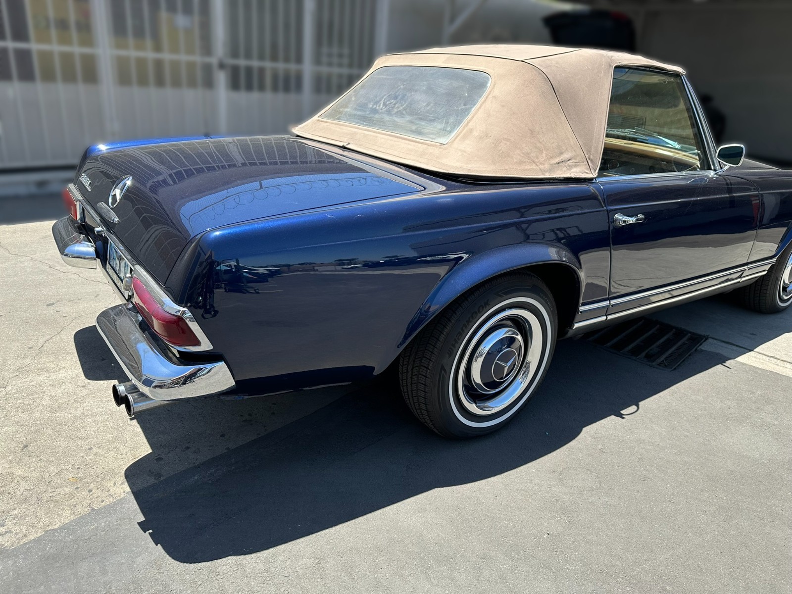 Mercedes-Benz-SL-Class-1967-Convertible-5