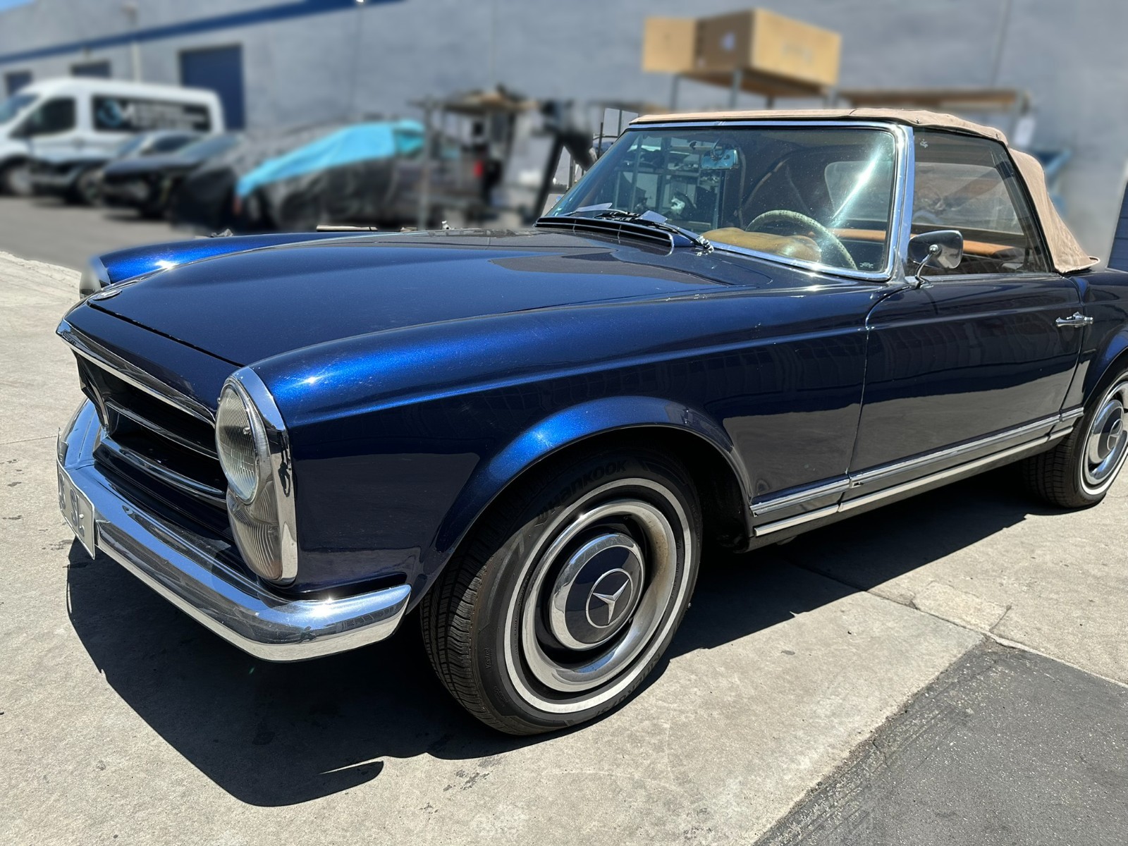 Mercedes-Benz-SL-Class-1967-Convertible-8