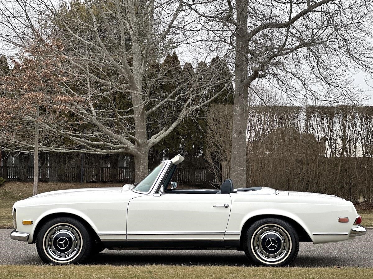 Mercedes-Benz-SL-Class-1969-Convertible-17