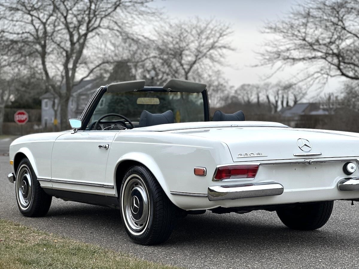 Mercedes-Benz-SL-Class-1969-Convertible-22