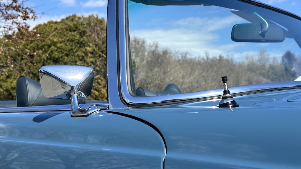 Mercedes-Benz-SL-Class-1971-Convertible-38