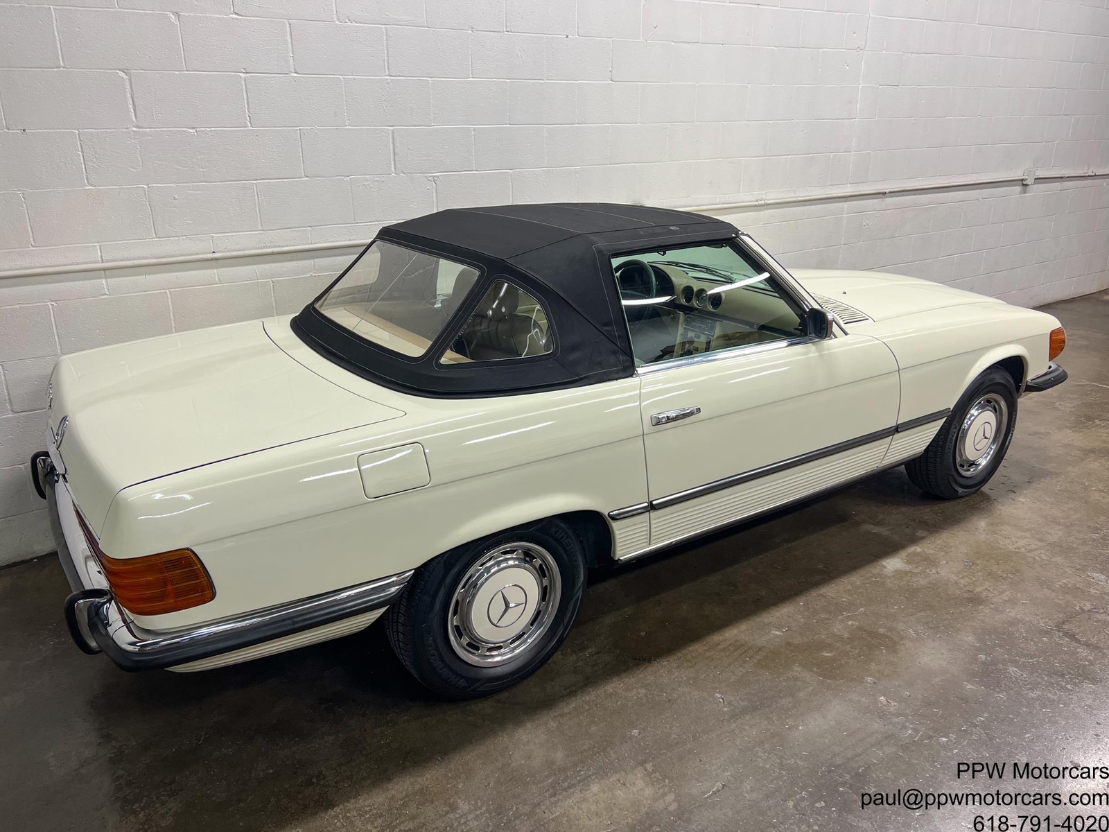 Mercedes-Benz-SL-Class-1973-Convertible-33