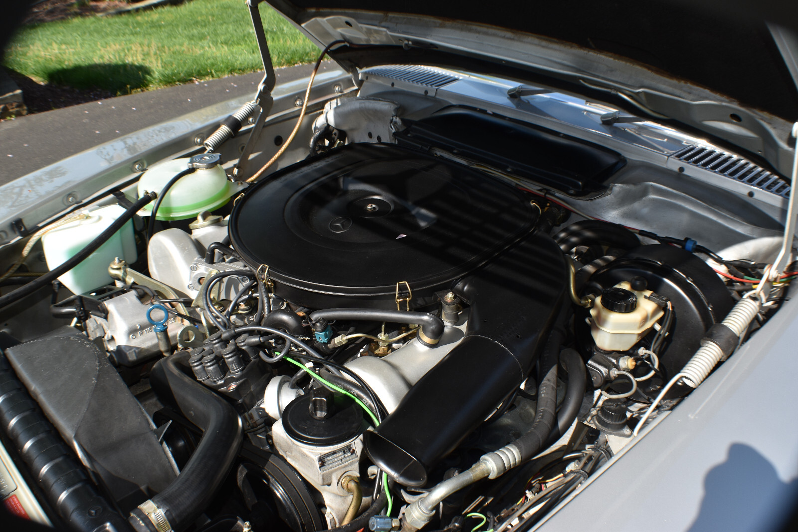 Mercedes-Benz-SL-Class-1976-Convertible-15
