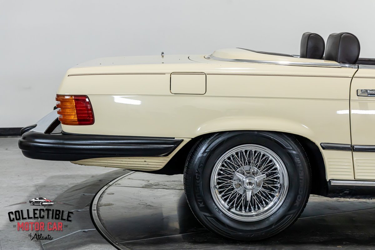 Mercedes-Benz-SL-Class-1980-Convertible-29
