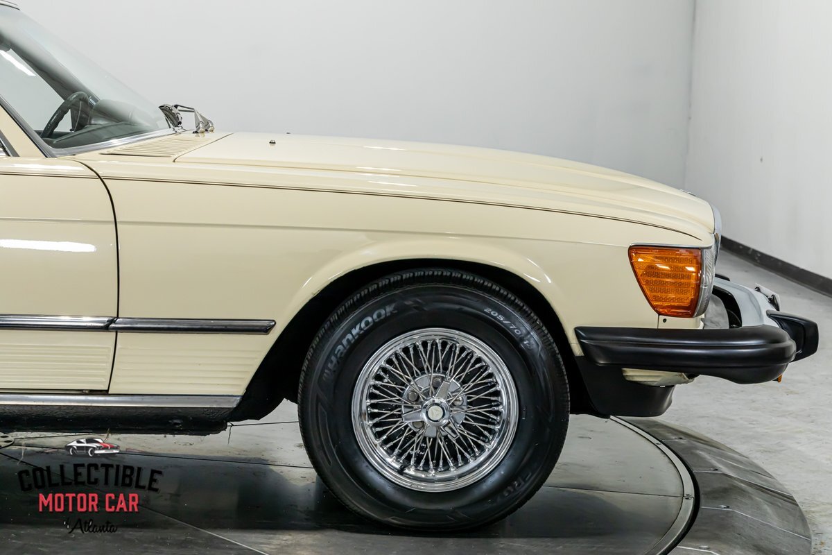 Mercedes-Benz-SL-Class-1980-Convertible-31