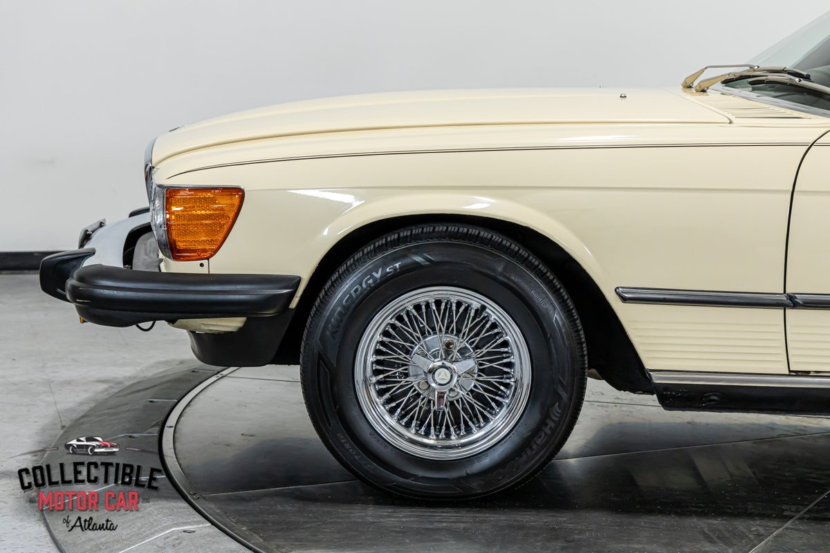 Mercedes-Benz-SL-Class-1980-Convertible-32