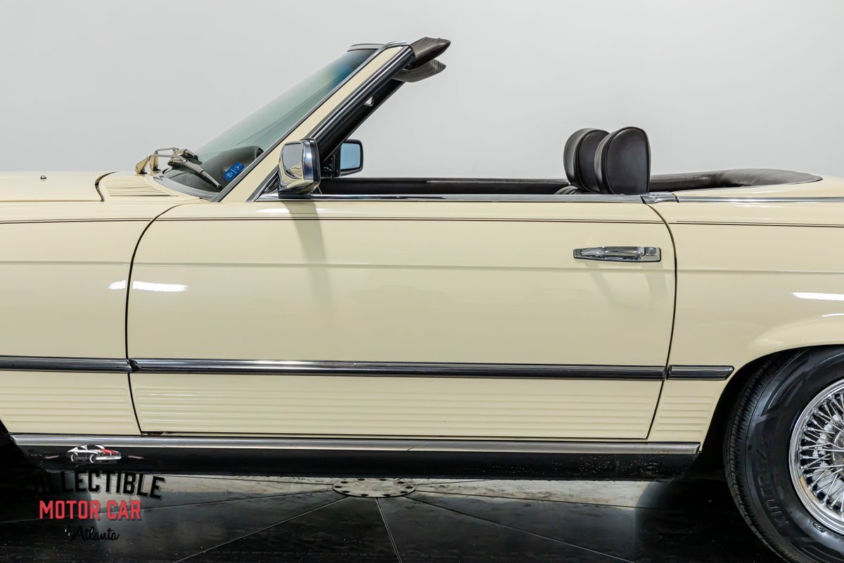 Mercedes-Benz-SL-Class-1980-Convertible-33