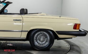 Mercedes-Benz-SL-Class-1980-Convertible-34