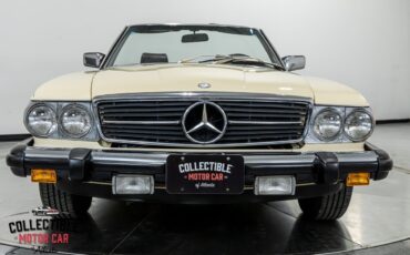 Mercedes-Benz-SL-Class-1980-Convertible-35