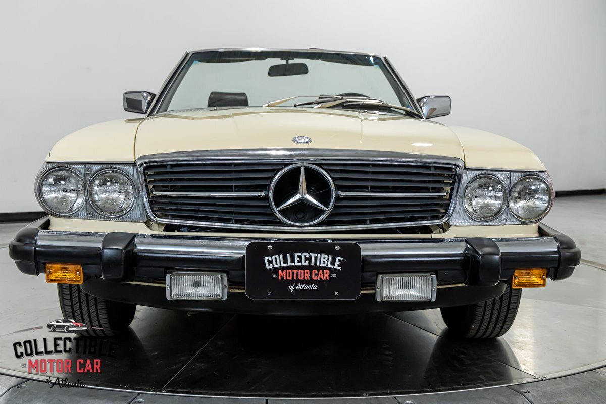 Mercedes-Benz-SL-Class-1980-Convertible-35