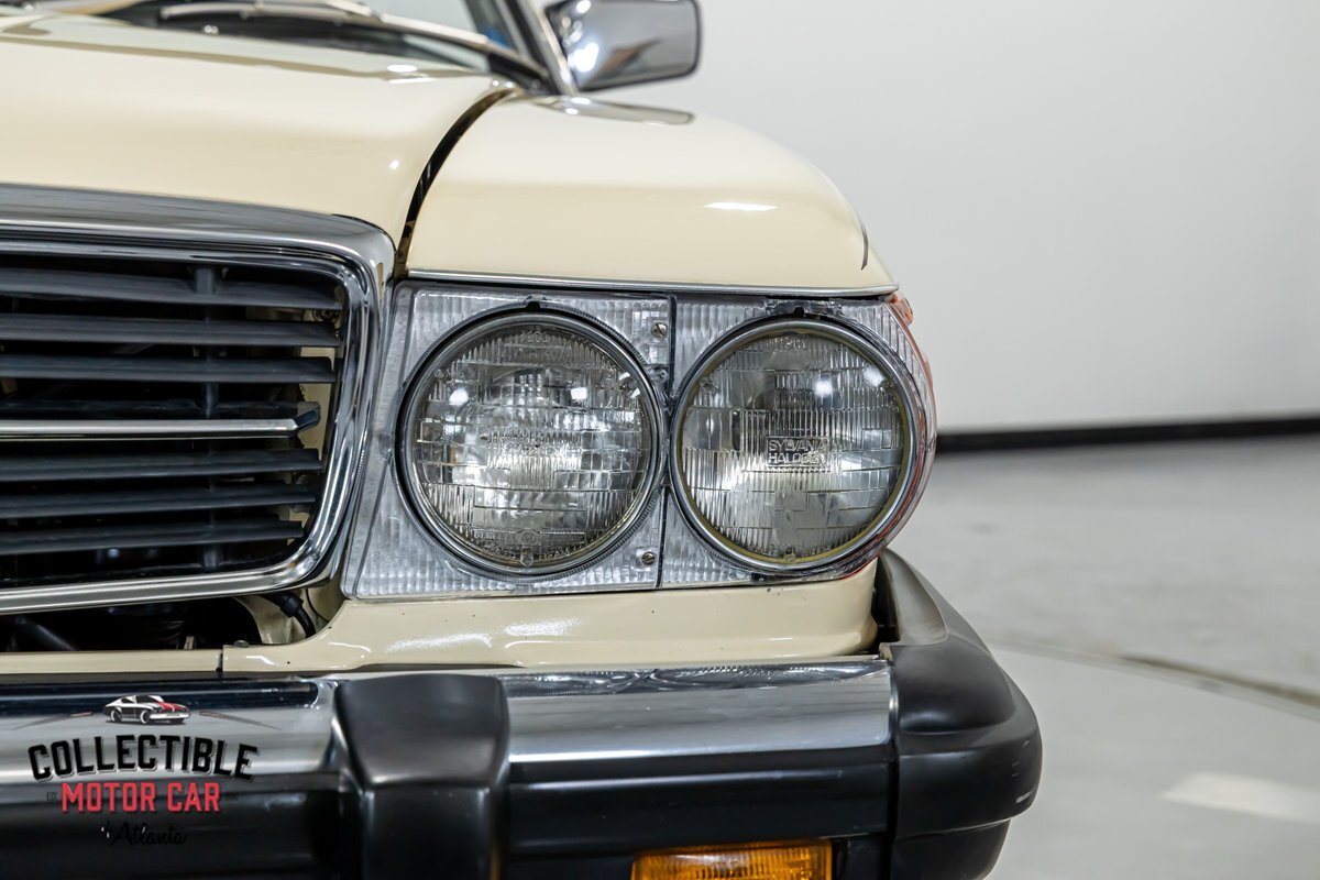 Mercedes-Benz-SL-Class-1980-Convertible-36