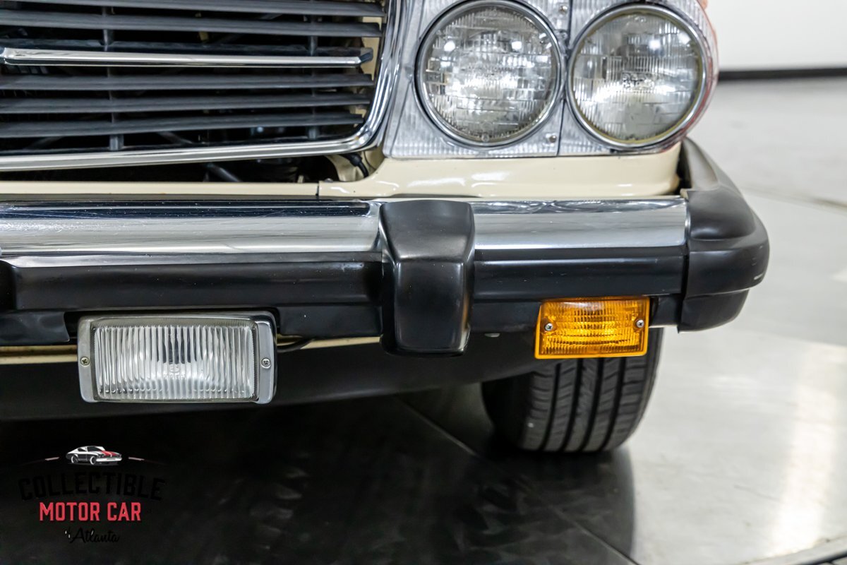Mercedes-Benz-SL-Class-1980-Convertible-37