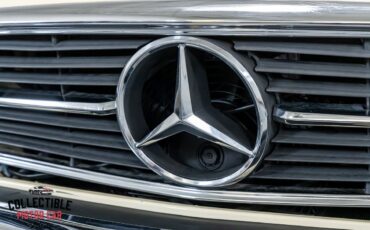 Mercedes-Benz-SL-Class-1980-Convertible-38