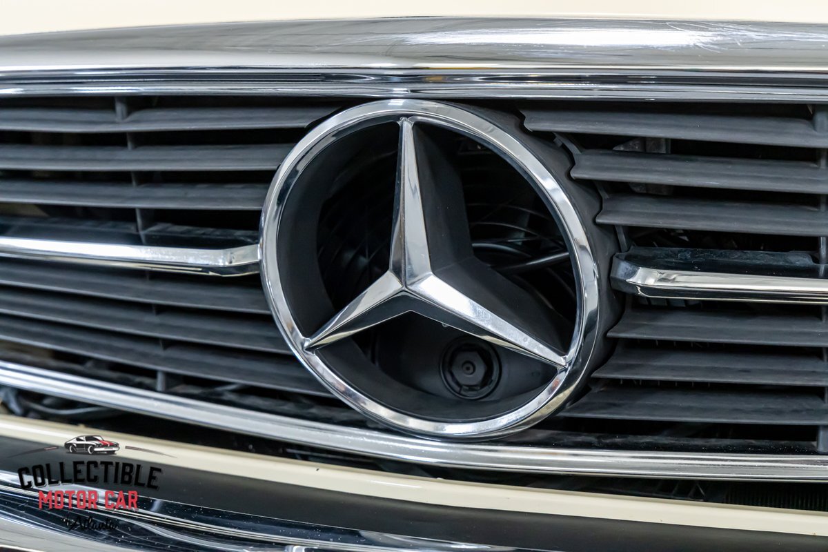 Mercedes-Benz-SL-Class-1980-Convertible-38
