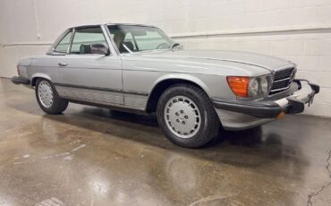 Mercedes-Benz-SL-Class-1980-Convertivle-38