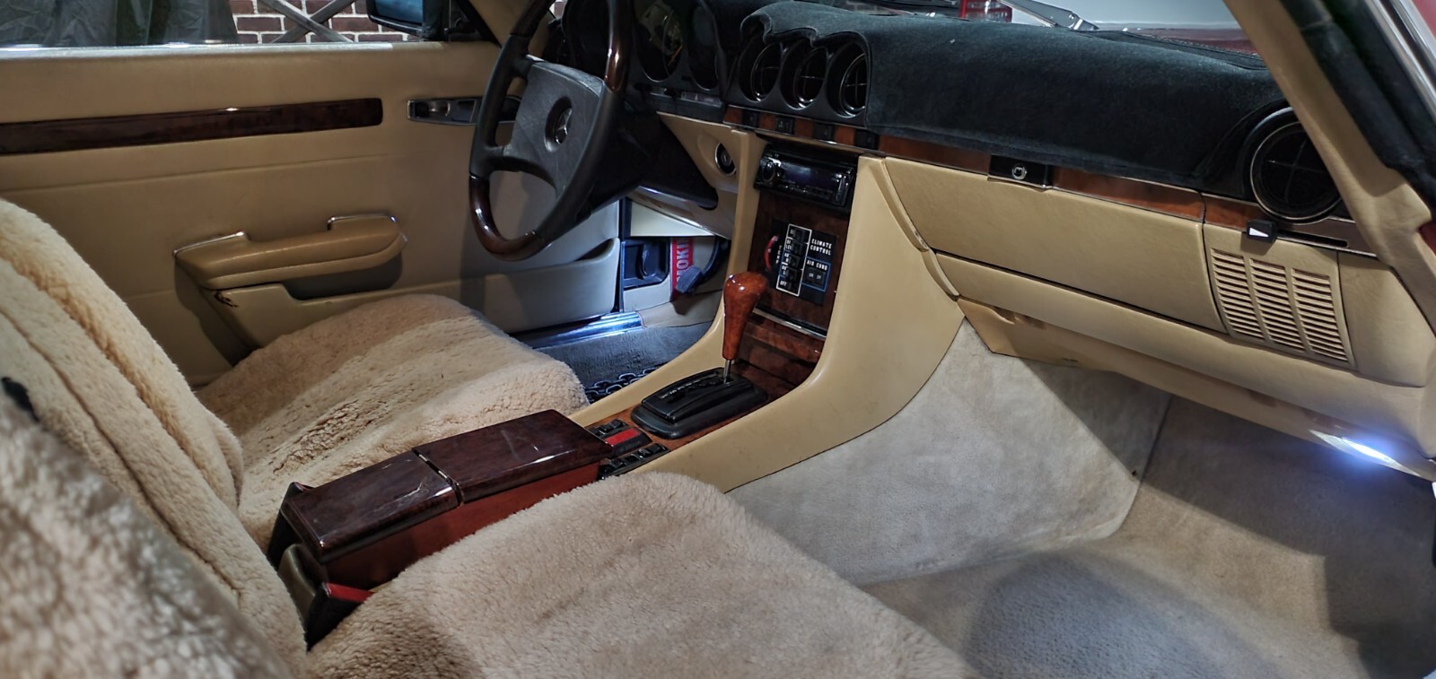 Mercedes-Benz-SL-Class-1981-Coupe-6