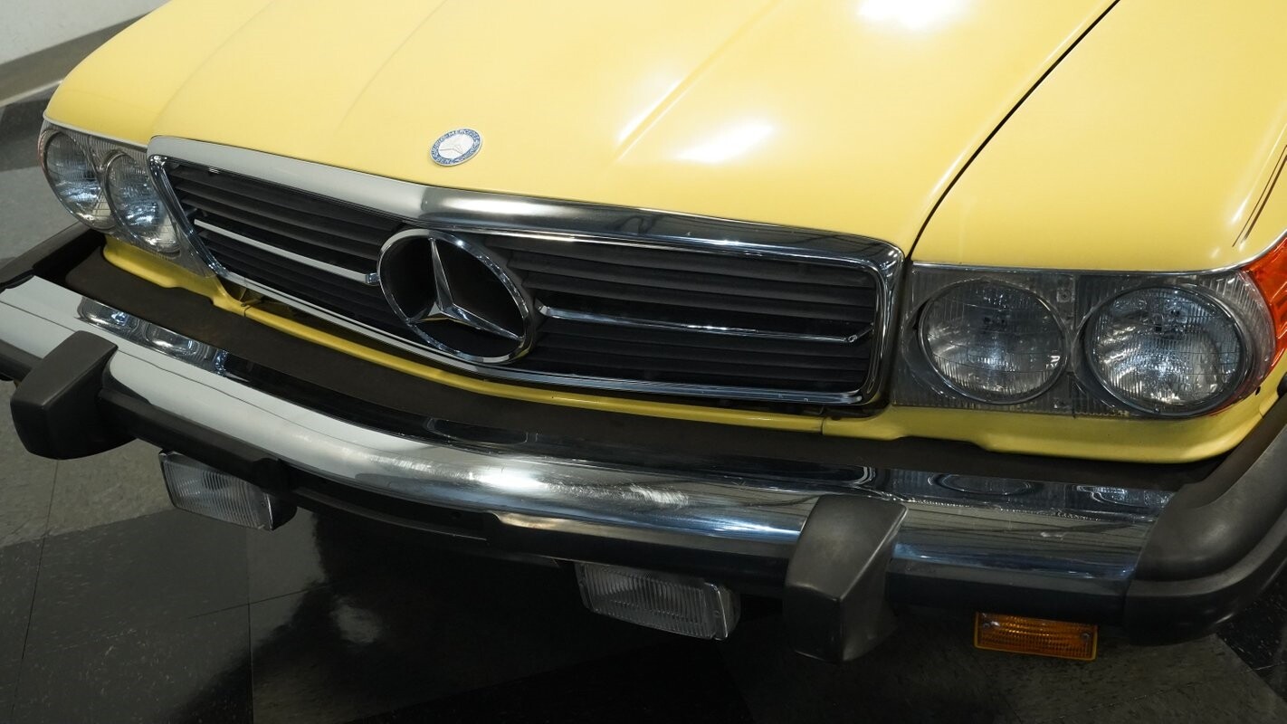 Mercedes-Benz-SL-Class-1982-Convertible-17