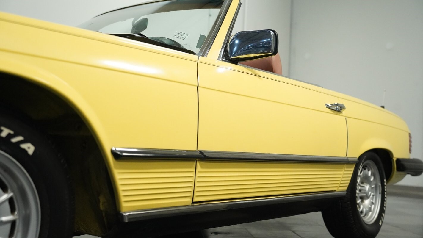 Mercedes-Benz-SL-Class-1982-Convertible-18