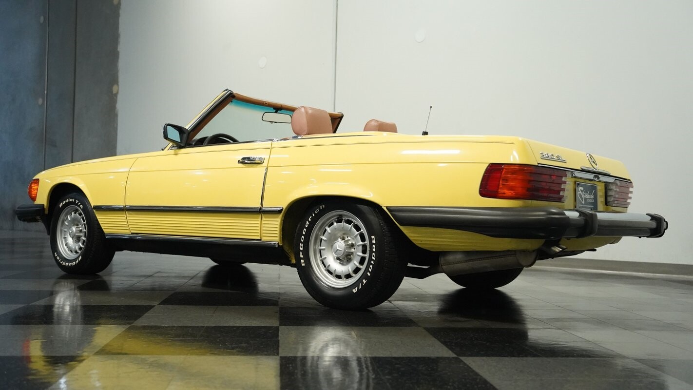 Mercedes-Benz-SL-Class-1982-Convertible-21