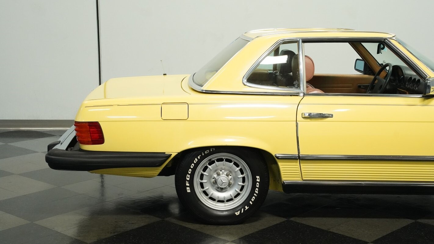 Mercedes-Benz-SL-Class-1982-Convertible-25