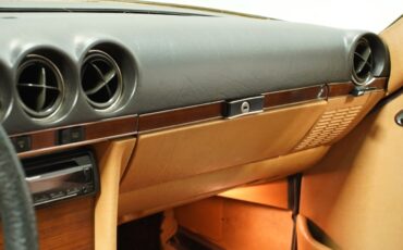 Mercedes-Benz-SL-Class-1982-Convertible-35