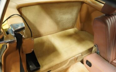 Mercedes-Benz-SL-Class-1982-Convertible-39