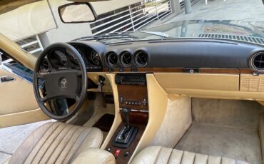 Mercedes-Benz-SL-Class-1983-Convertible-11