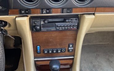 Mercedes-Benz-SL-Class-1983-Convertible-13