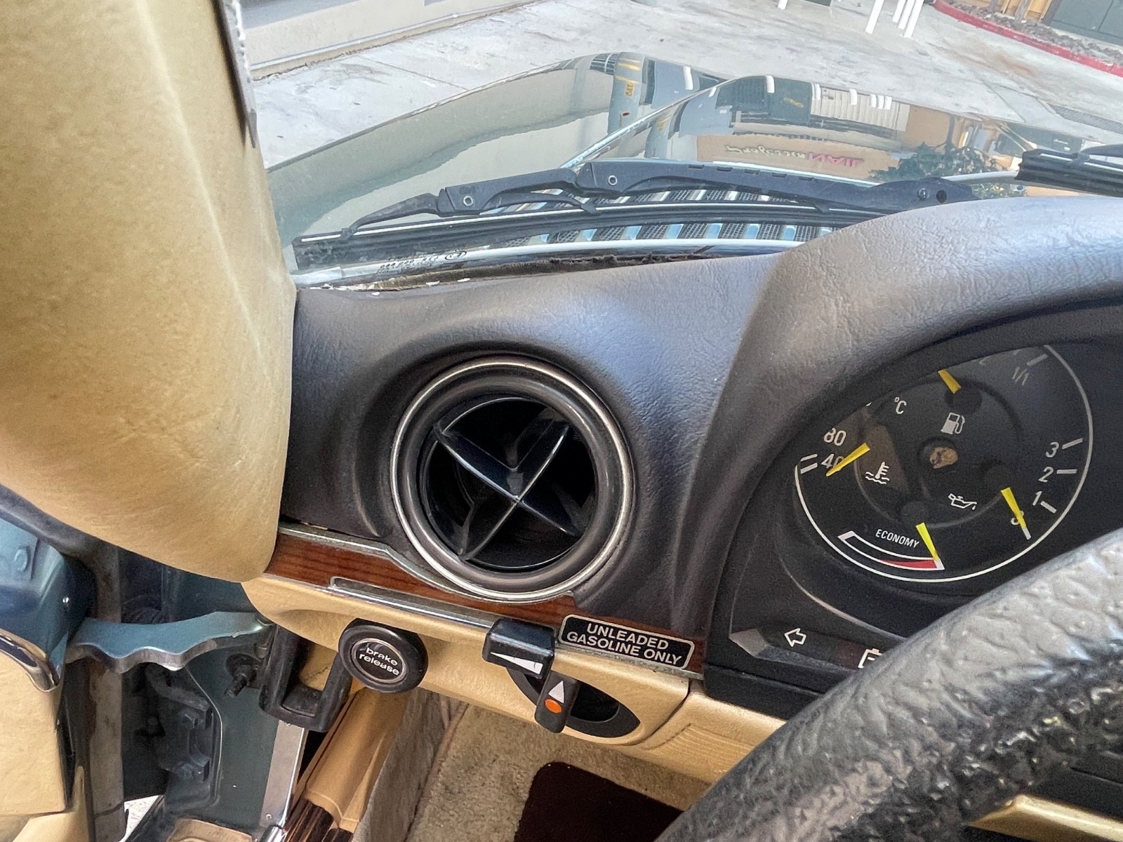 Mercedes-Benz-SL-Class-1983-Convertible-15