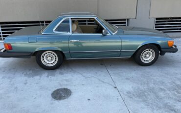 Mercedes-Benz-SL-Class-1983-Convertible-2