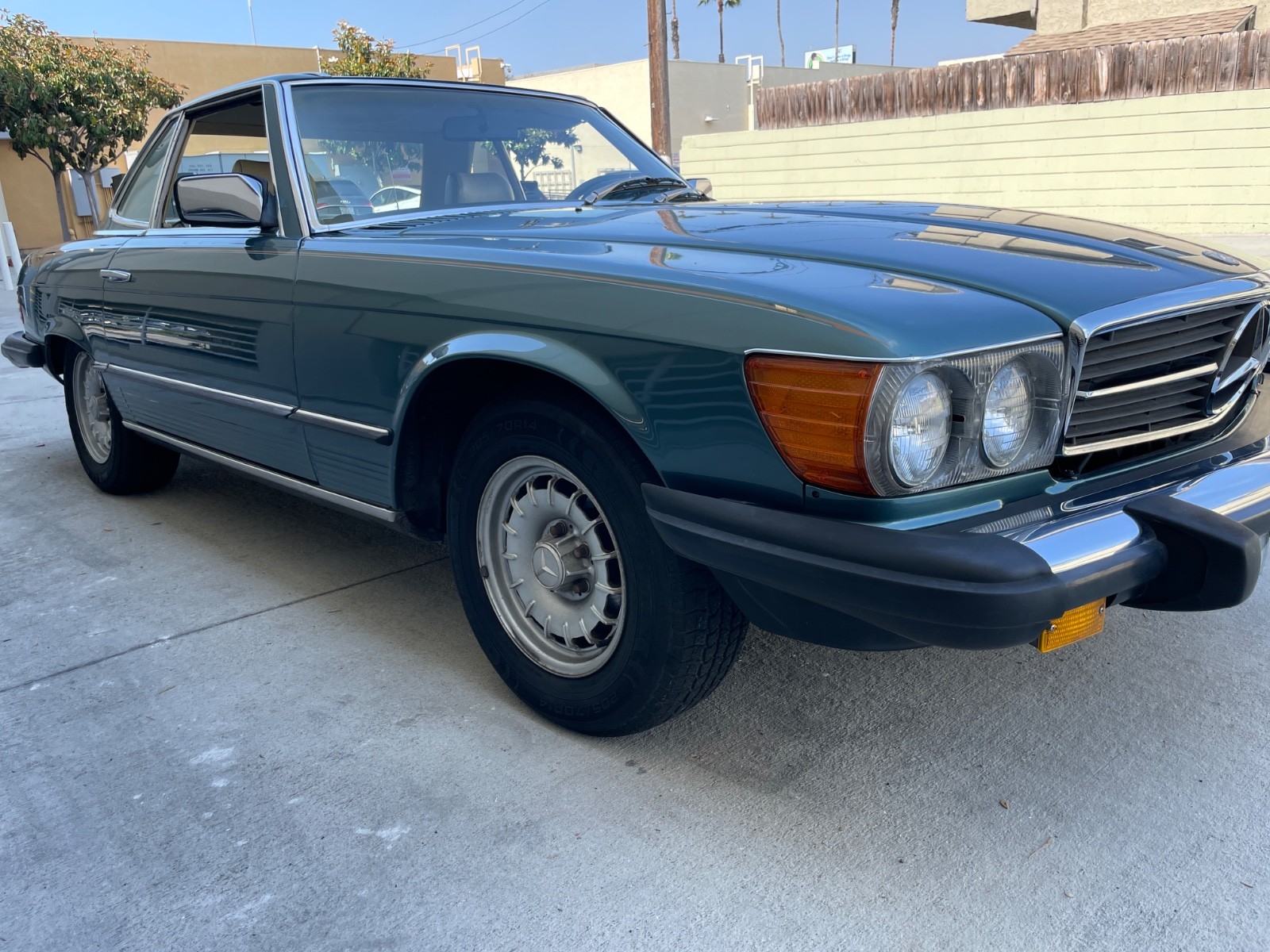 Mercedes-Benz-SL-Class-1983-Convertible-20