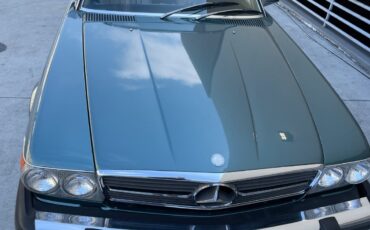 Mercedes-Benz-SL-Class-1983-Convertible-22