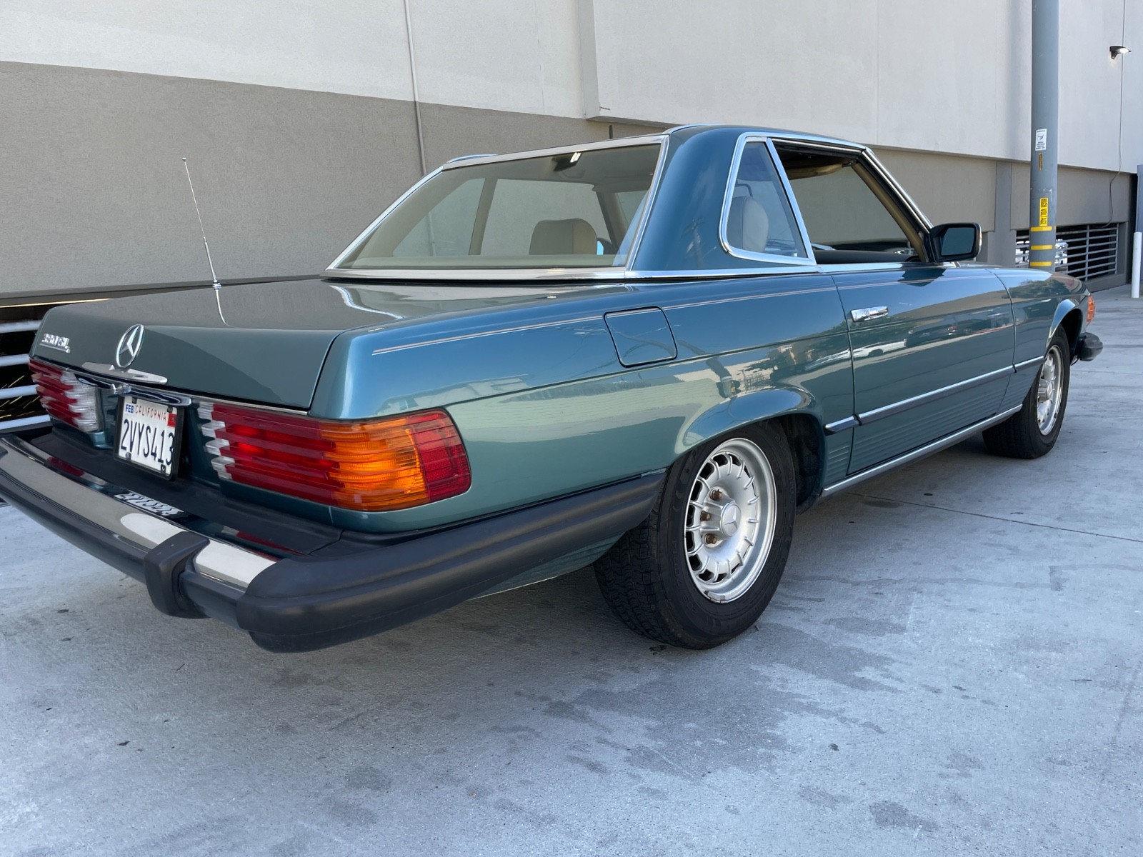 Mercedes-Benz-SL-Class-1983-Convertible-3