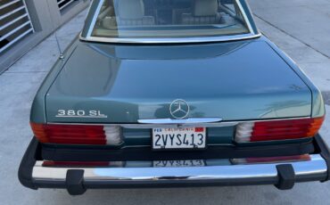 Mercedes-Benz-SL-Class-1983-Convertible-4