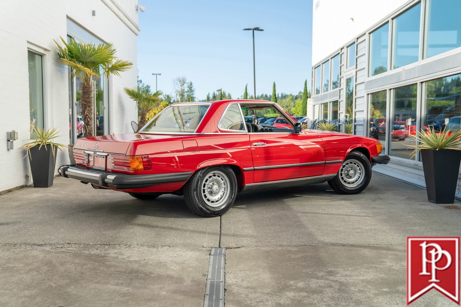 Mercedes-Benz-SL-Class-1983-Roadster-12