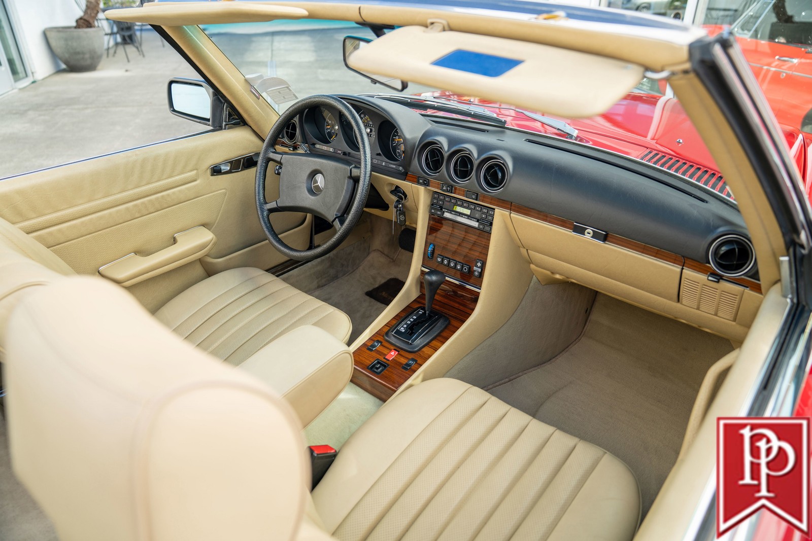 Mercedes-Benz-SL-Class-1983-Roadster-13