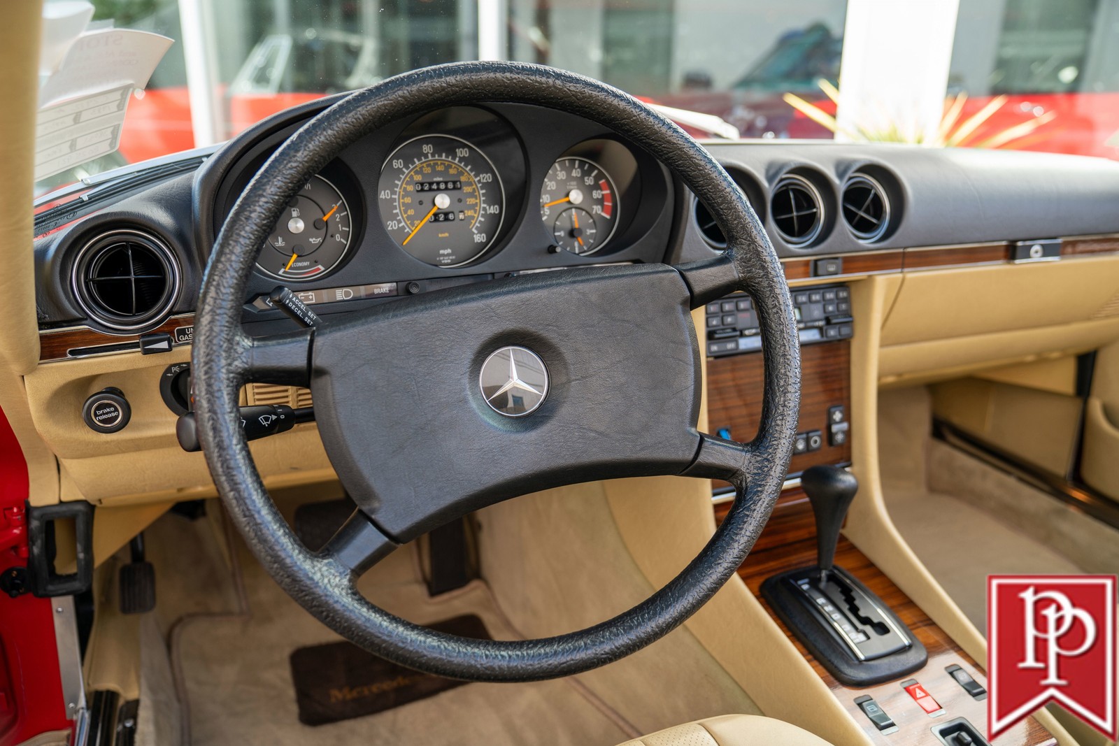 Mercedes-Benz-SL-Class-1983-Roadster-21
