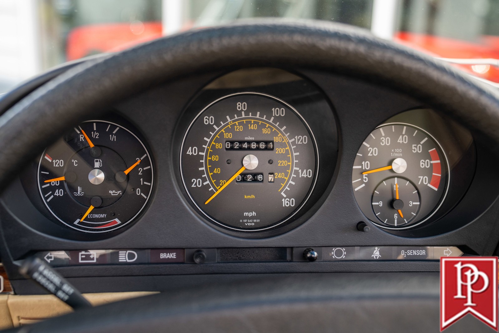 Mercedes-Benz-SL-Class-1983-Roadster-22