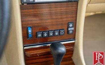 Mercedes-Benz-SL-Class-1983-Roadster-25