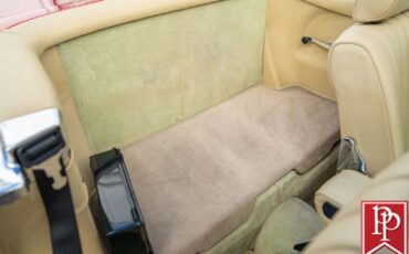 Mercedes-Benz-SL-Class-1983-Roadster-31
