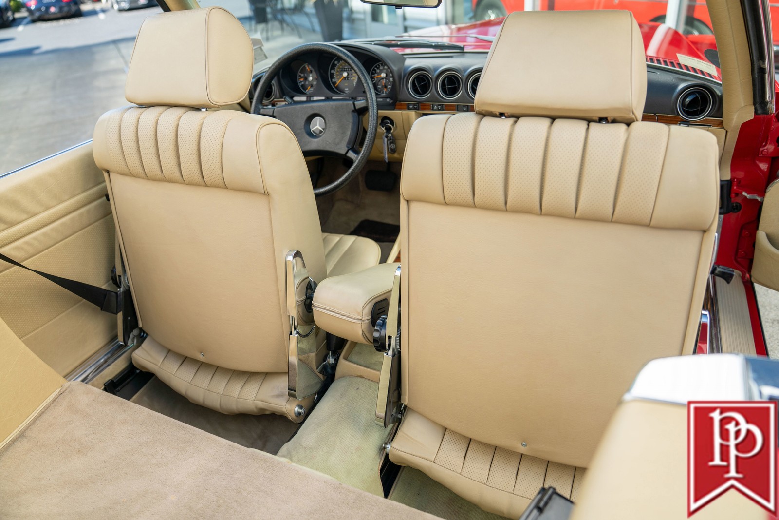 Mercedes-Benz-SL-Class-1983-Roadster-33
